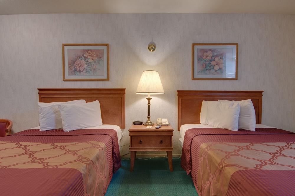 Vagabond Inn Buttonwillow I-5 Exit 253 贝克斯菲尔德 外观 照片